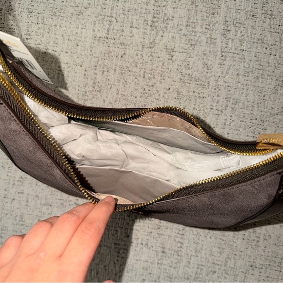 BRAND NEW Michael Kors Preston Small Suede Crescent Shoulder Bag - Picture 8 of 8